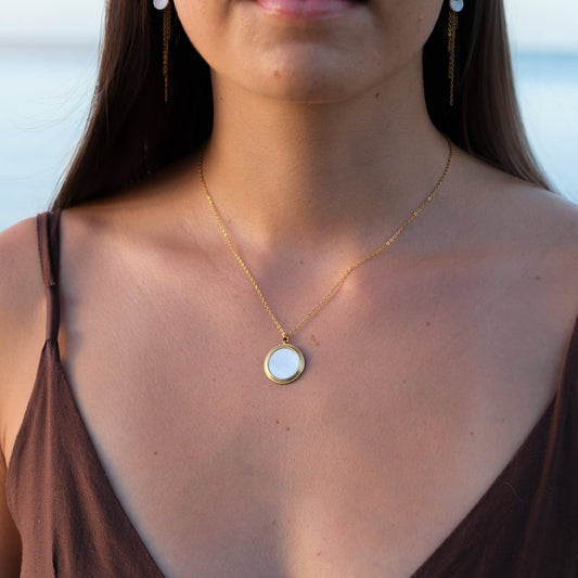 Ras du cou Pira en nacre. Bijoux en acier inoxydable