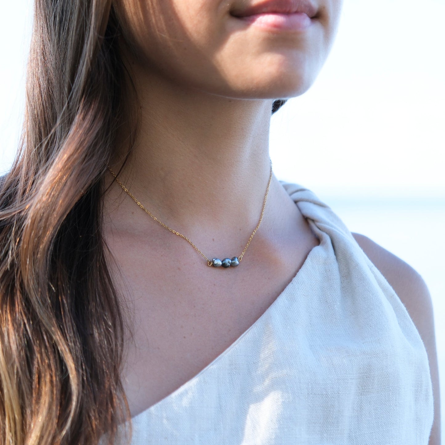 Ras du cou Umoa en keshis de Tahiti ou d'eau douce. Bijoux en acier inoxydable doré
